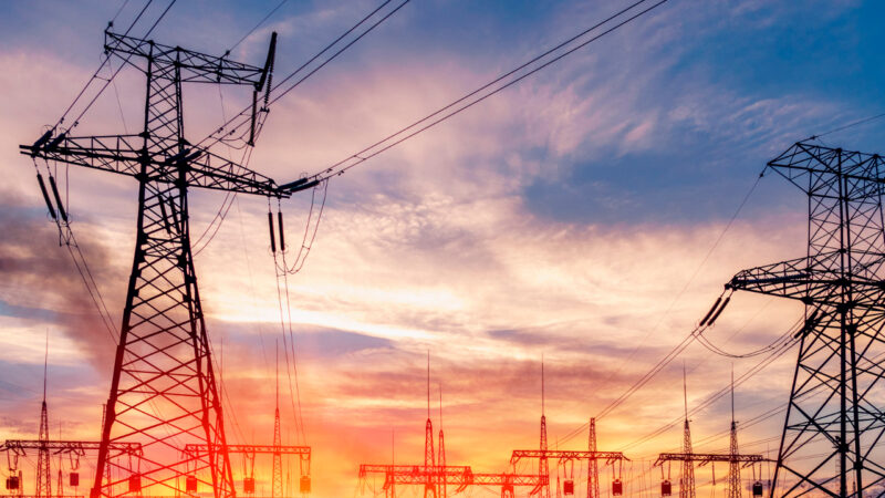 Aneel anuncia bandeira amarela nas tarifas de energia elétrica em maio Com a mudança, os consumidores terão um custo adicional de R$ 1,885 a cada 100 quilowatts-hora (kWh) consumidos.